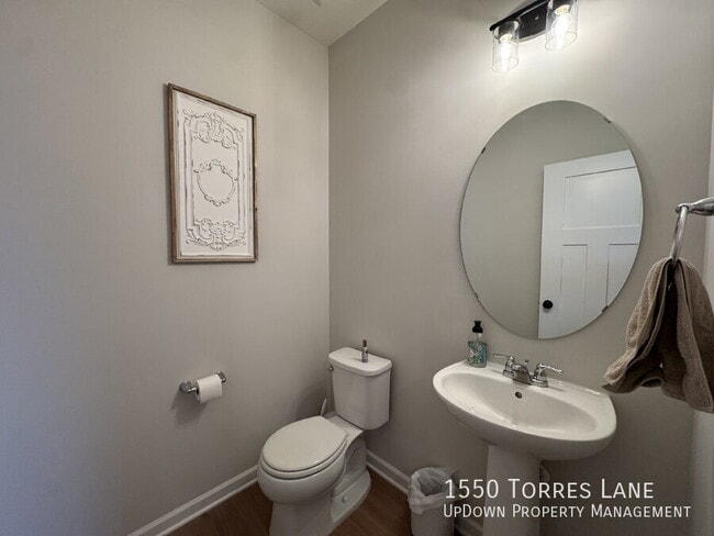 Building Photo - 1550 Torres Ln