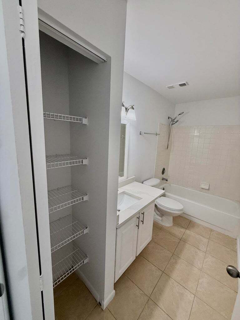 Building Photo - 6307 La Costa Dr