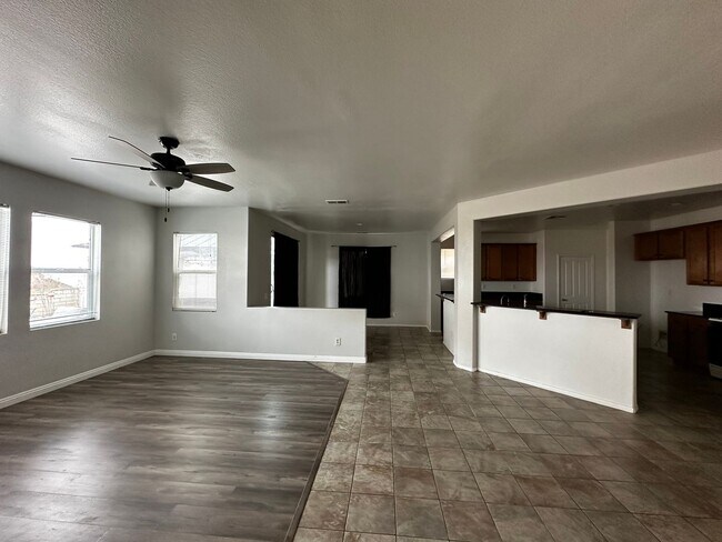 Building Photo - May Ranch Home (Perris, CA)
