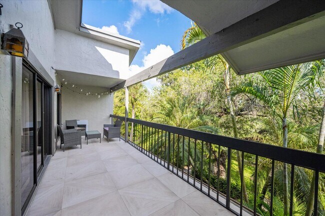 Building Photo - 11311 Pond View Dr