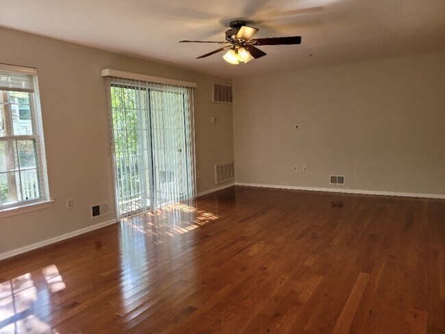 Building Photo - 187 Potomac Dr