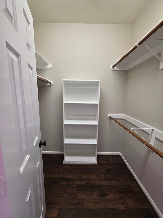 Building Photo - 536 Mannington Ln