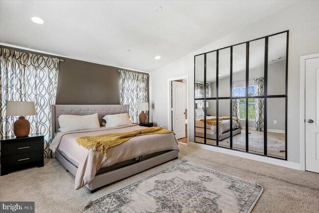 Building Photo - 402 Orchard Ridge Dr