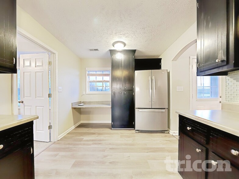 Building Photo - 1612 Broad Cir