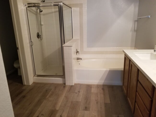Building Photo - Townhome available in beautiful community