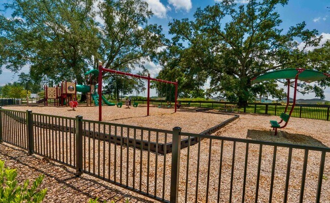 Building Photo - Gorgeous 4/ 2.5 Home in the Beautiful Lake Asbury Area of Clay County! $2,550.00