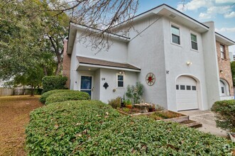 Building Photo - 29 Meander Row