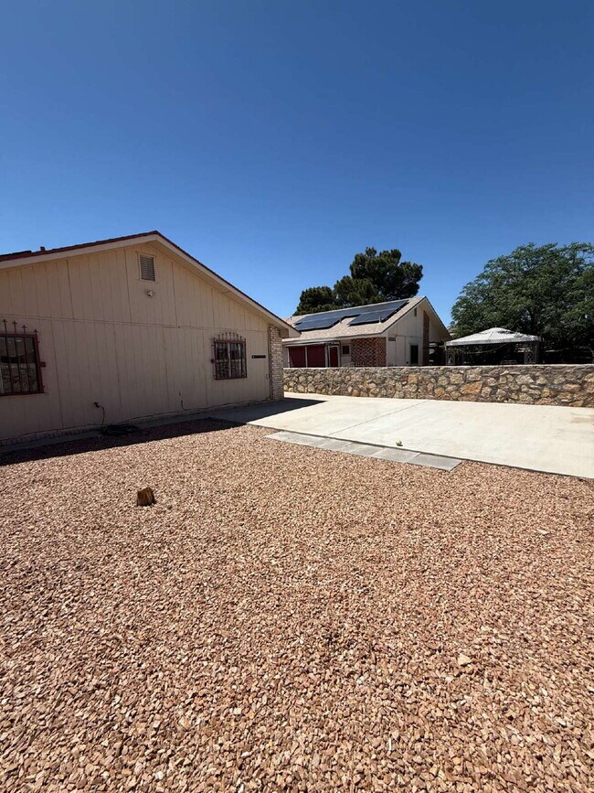 Building Photo - Well, kept three-bedroom, two baths home with Solar Panels. A must see, lease today! 11797 Imperi...
