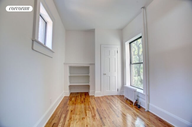 Building Photo - 304 W 30th St