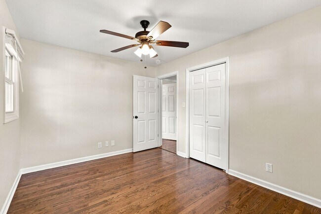 Building Photo - 3205 Crandon Ln