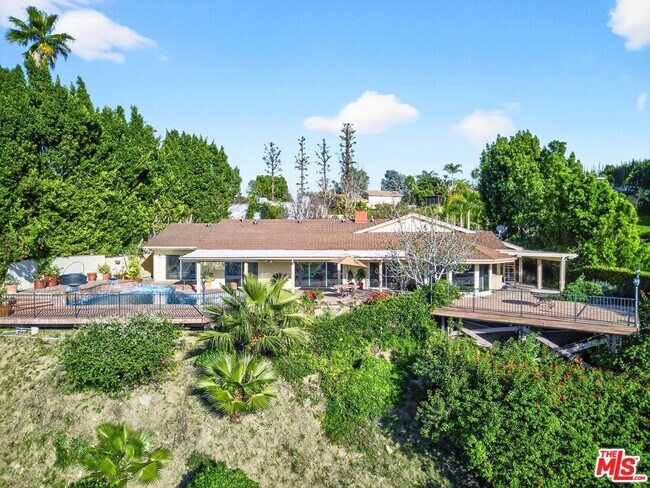 Building Photo - 3713 Dellvale Pl