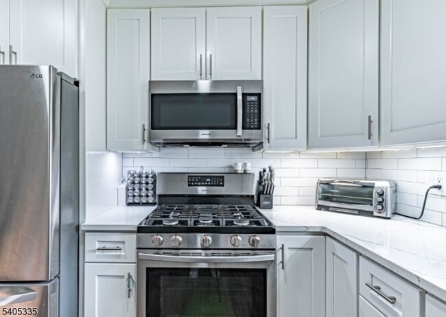 Building Photo - 320 South St