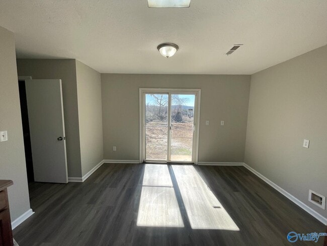 Building Photo - 228 Whitestone Dr NE