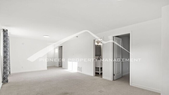 Building Photo - 610 Catalina Dr
