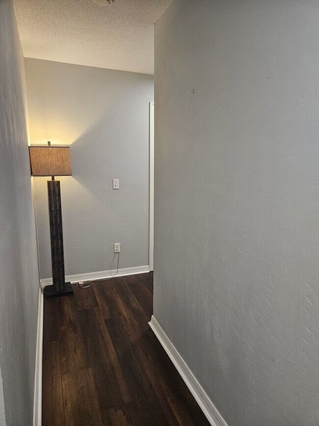 Building Photo - 2 BEDROOM 2 BATH HOME IN  PELICAN BAY GATED COMMUNITY