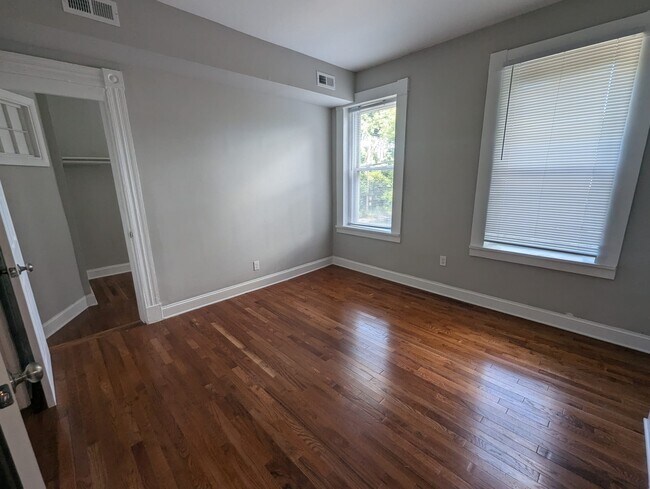 Building Photo - 39 William St