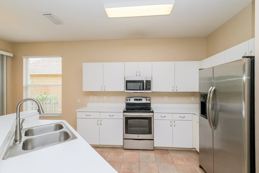 Building Photo - 25402 7 Rivers Cir