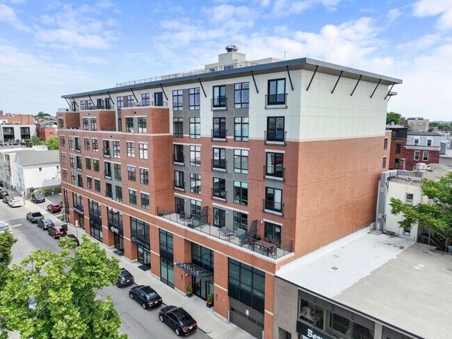 Building Photo - 250 Meridian St