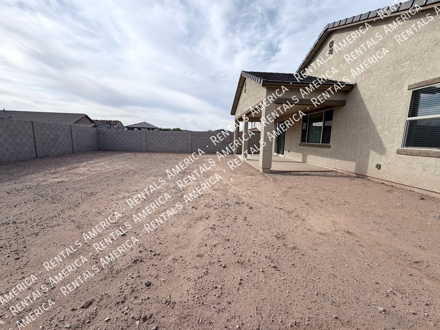 Building Photo - 17175 W Blue Sky Dr