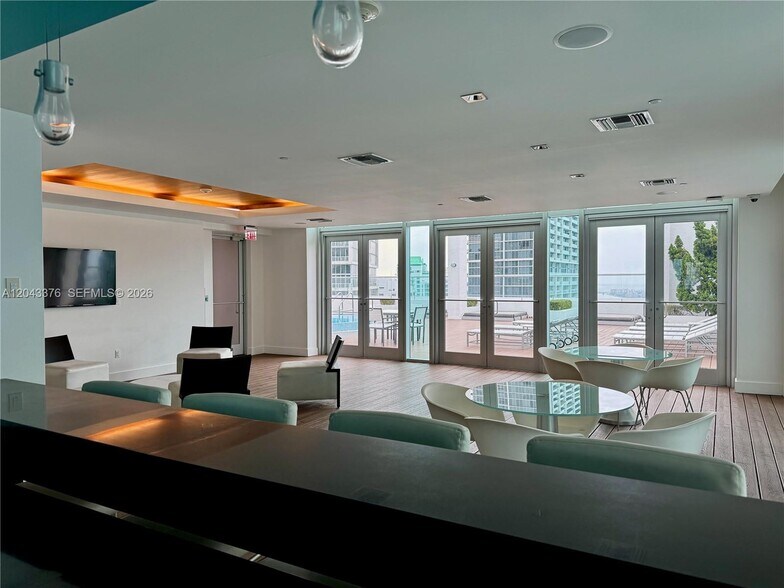 Building Photo - 500 Brickell Ave