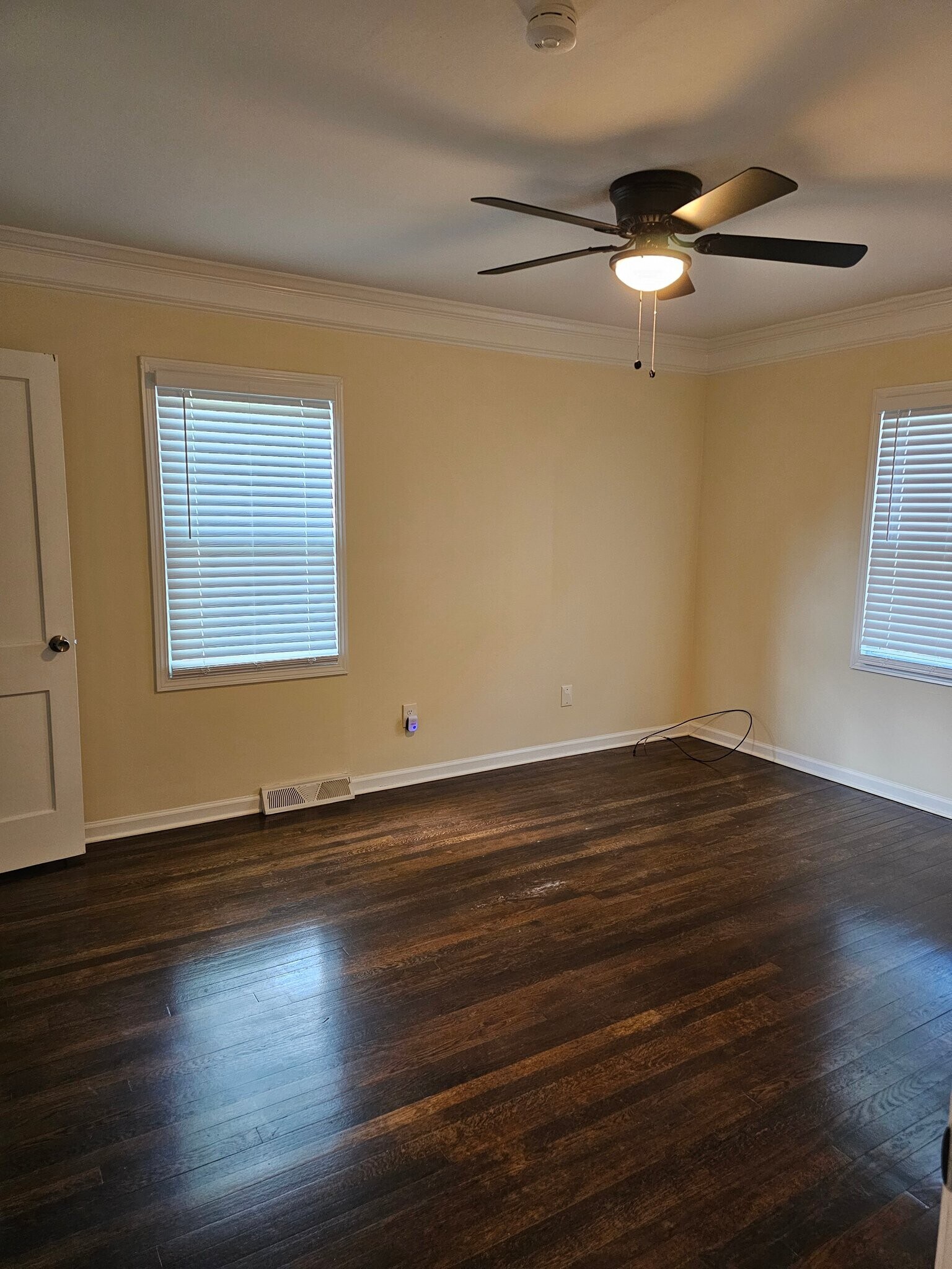 Building Photo - 276 Frasier St SE