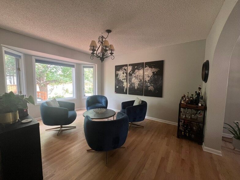 Building Photo - 7710 S Hickory Pl