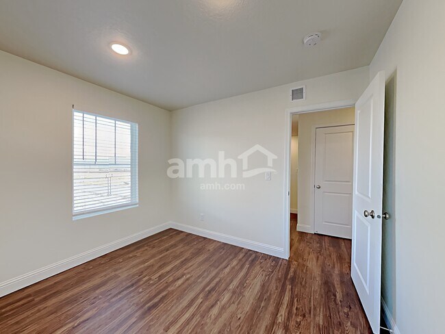 Building Photo - 6072 W S Jordan Pkwy
