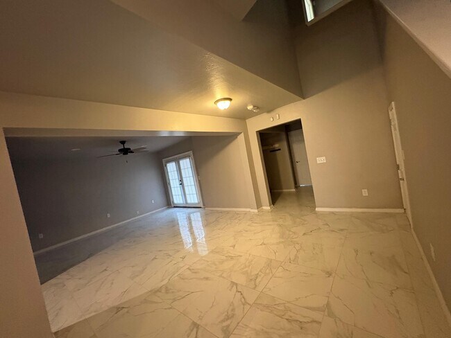 Building Photo - 1217 SW 18th St