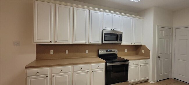 Building Photo - 179 N Burberry Park Cir