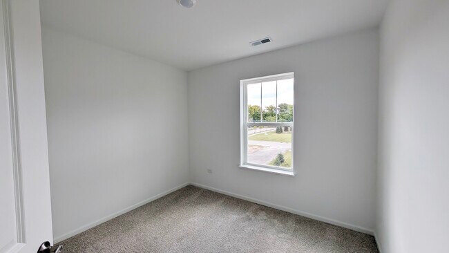 Building Photo - 525 Red Oak Cir