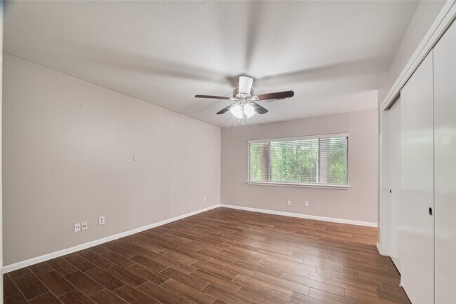 Building Photo - 2425 W Settler's Way