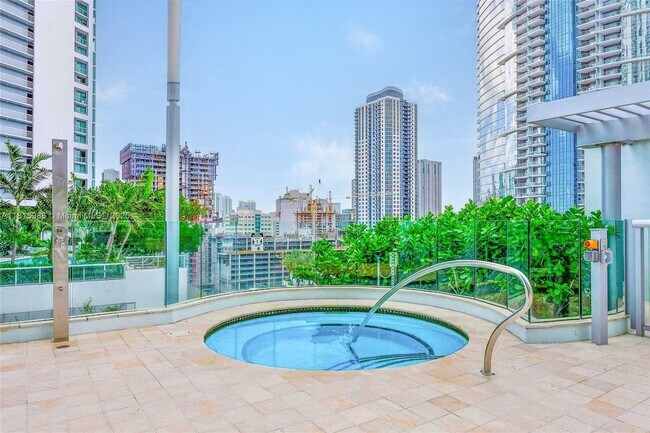 Building Photo - 900 Biscayne Blvd
