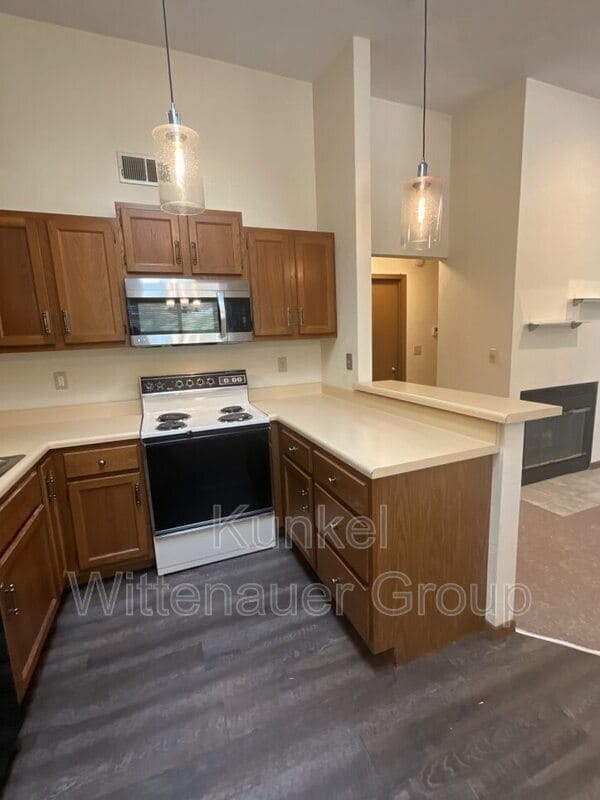 Building Photo - 166 Eagle Ridge