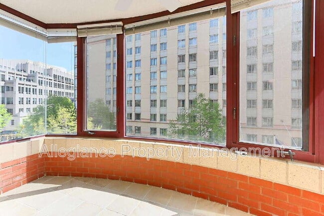 Building Photo - 2400 Clarendon Blvd