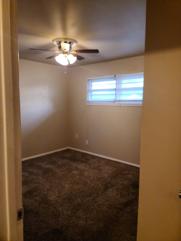 Building Photo - 2539 Hillsboro Ave