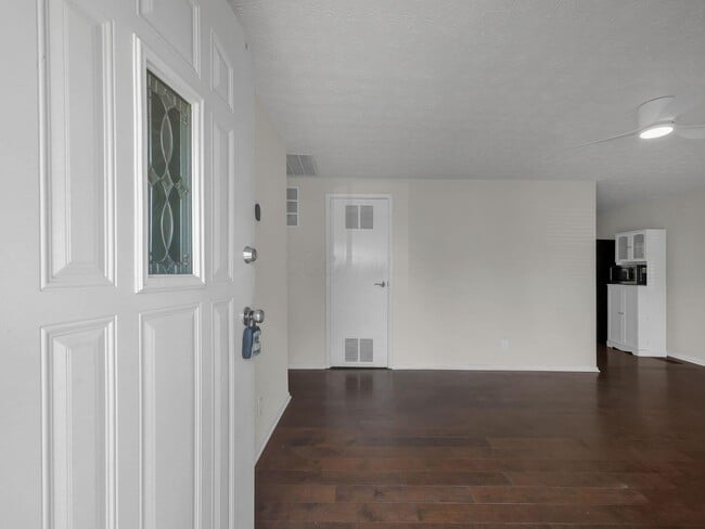 Building Photo - 375 Canfield Dr