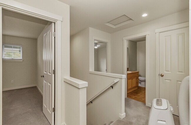Building Photo - 14810 9th Dr SE