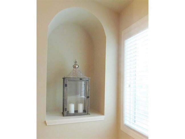 Building Photo - 6265 Crested Moss Dr