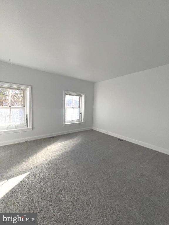 Building Photo - 405 N 2nd St