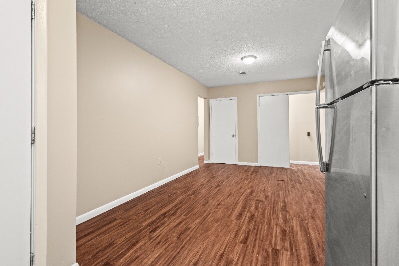 Building Photo - 124 Briarwood Dr