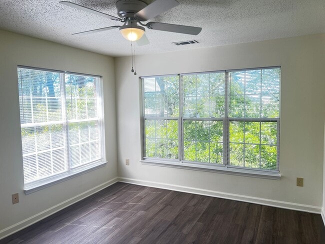 Building Photo - Now Available, Two Bedroom Condo at Club Villas in Little River. Community Pool!