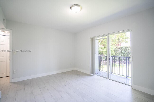 Building Photo - 465 NE 59th St