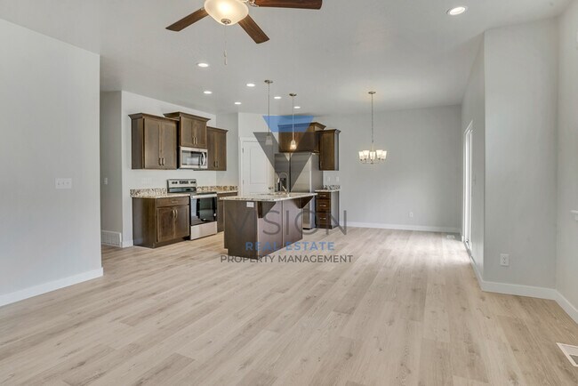 Building Photo - 4093 W Harmony Dr