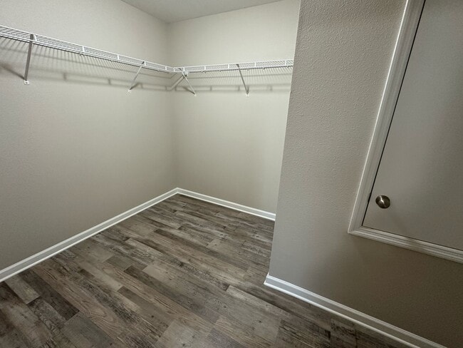 Building Photo - 16812 Wellhouse Dr
