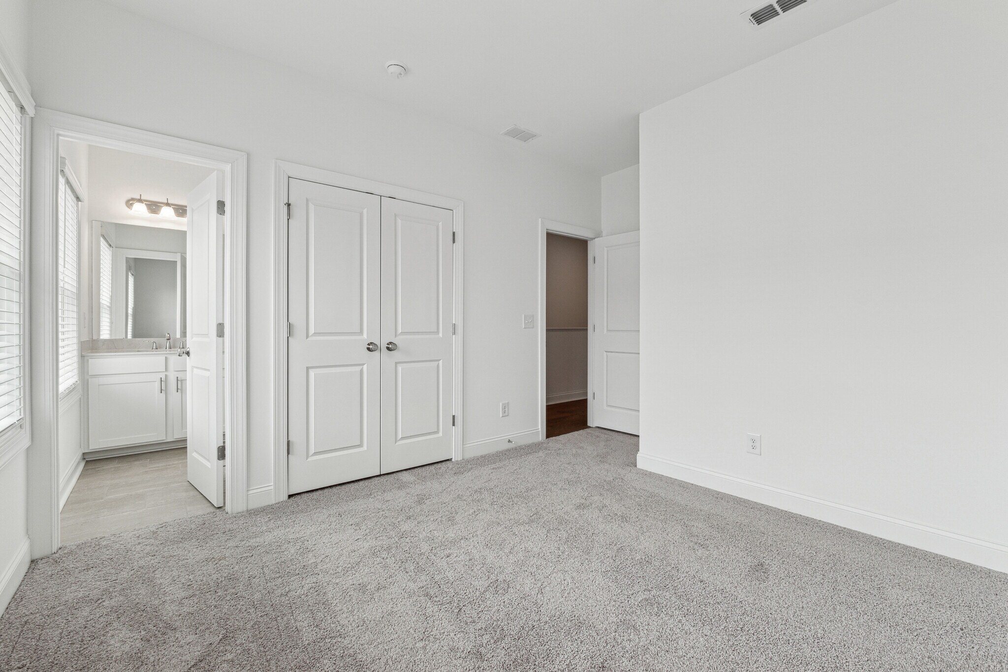 Building Photo - 528 Healy Dr