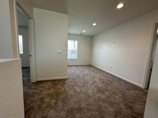 Building Photo - 2262 W Mill St