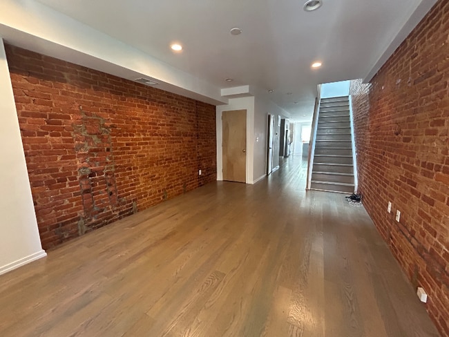 Building Photo - 758 Morton St NW