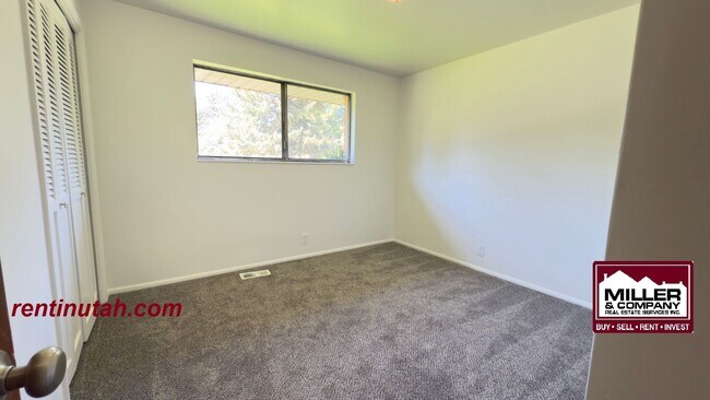 Building Photo - Beautiful home in secluded neighborhood!