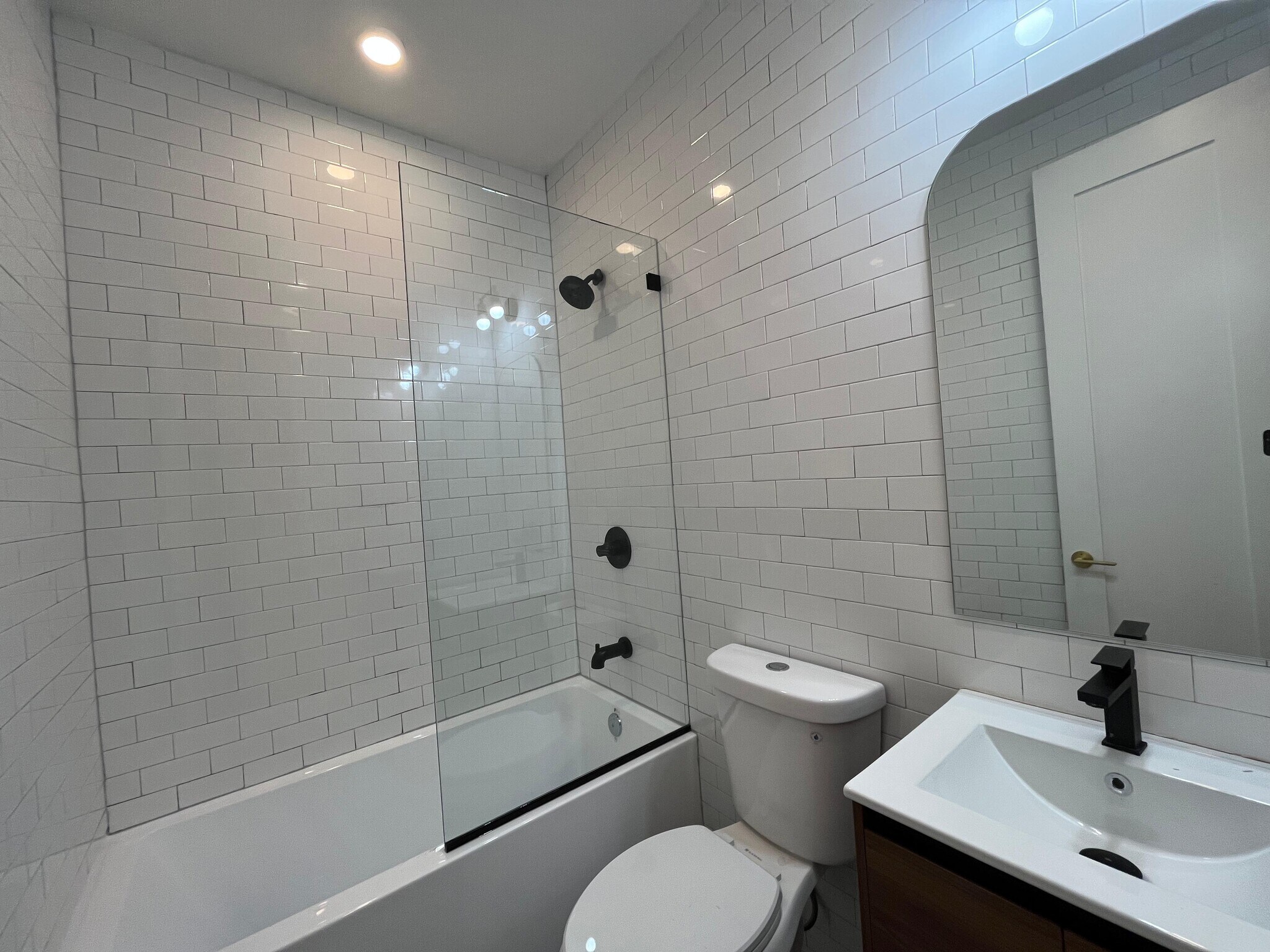 Building Photo - 52 Grace St