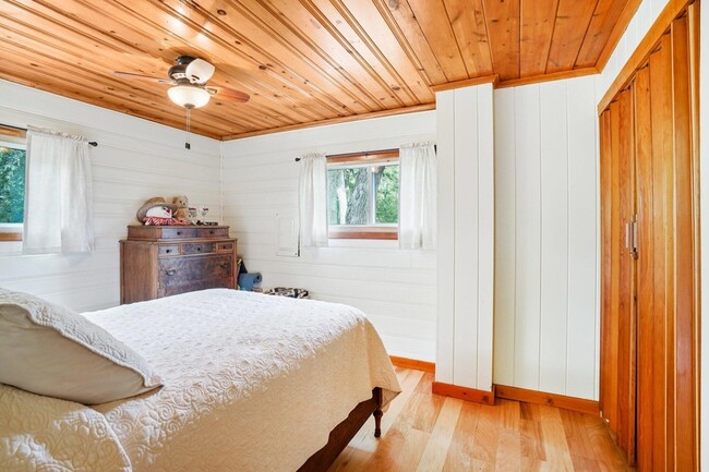 Building Photo - N3219 Cherry Rd